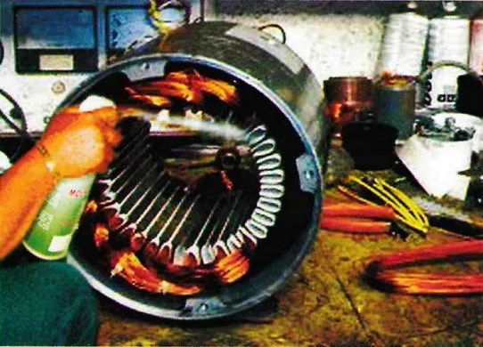 KCA-1795 Spot Cleaner & Degreaser — foto aplikasi 1